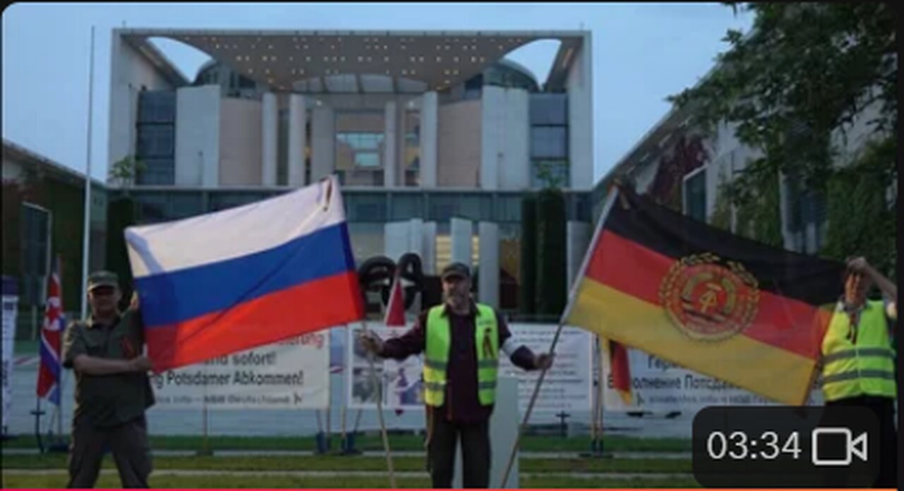 Russische Nationalhymne vor dem Bundeskanzleramt der BRD Berlin 27.07.2024!