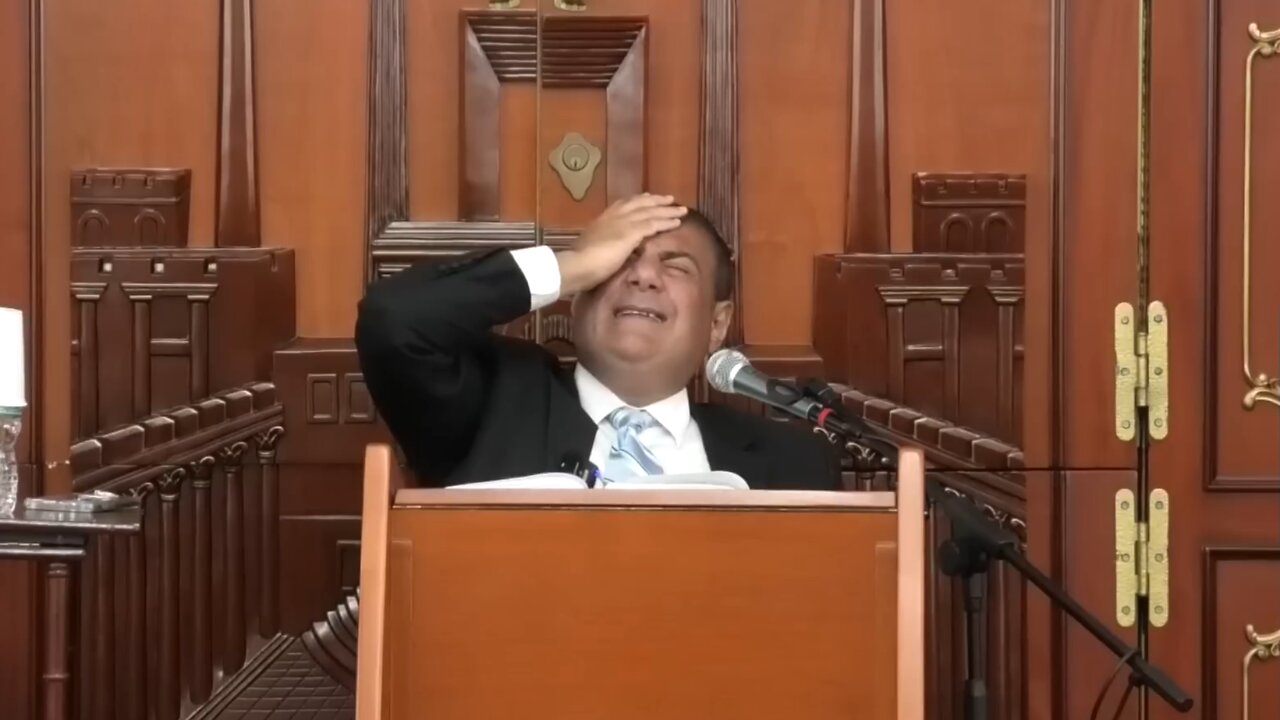 Rabbi Yosef Mizrachi delivers ´wise´ thoughts at his lecture
