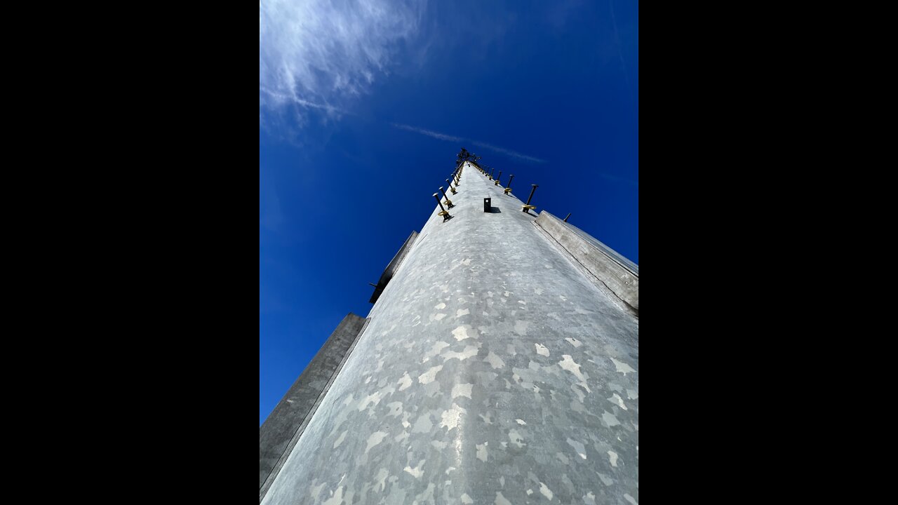 Climbing cell tower