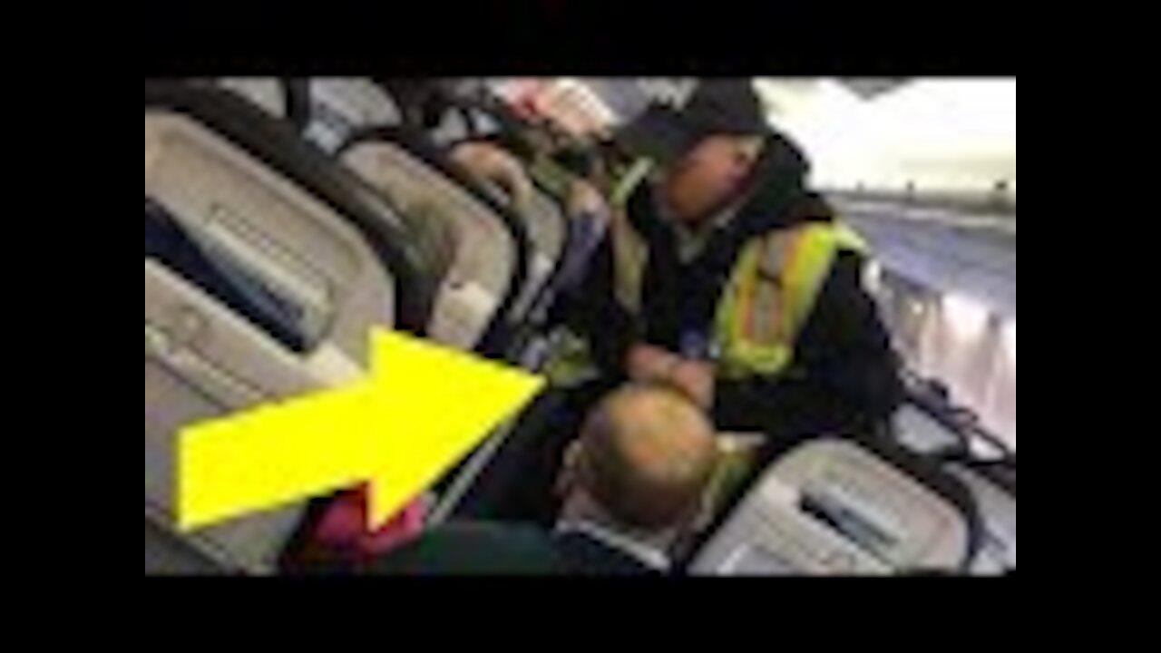 Pilot Refuses To Take Off, Woman Spies On Crew And Realizes They’ve Been Set Up