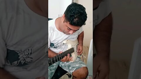 Um lick com arpejos matadores #lick #arpejos #guitarra #shorts