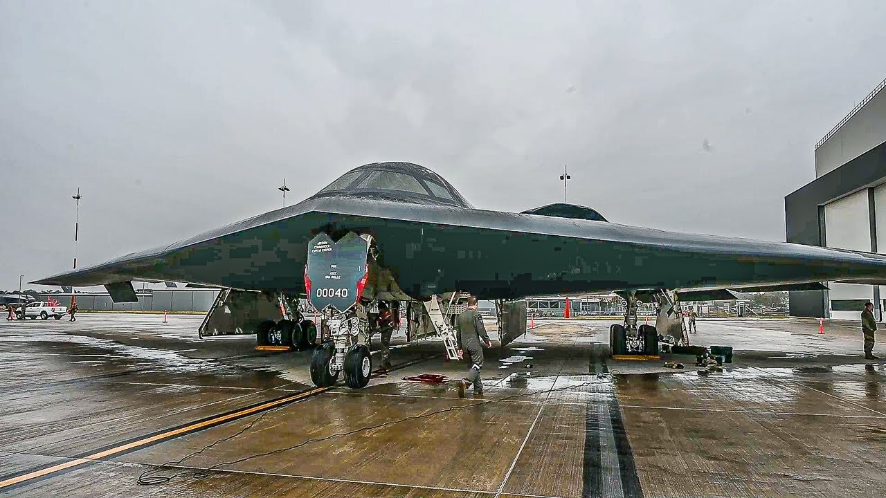 B-2 Spirits land at Royal Australian Air Force Base Amberley