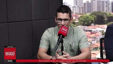 TREZOITÃO CHEGA DE SURPRESA NA BRADO RÁDIO