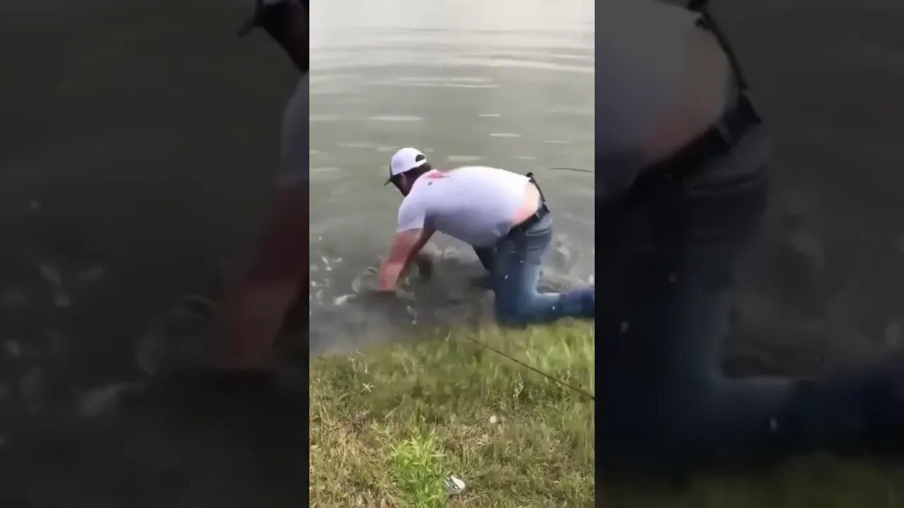 There’s always easier ways to do things! 😂😂😂 🎣 #fishing #shorts #subscribe #viral #reels #fyp