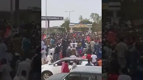 Niger citizens currently protesting in front French military base demand the Exit of French Troops