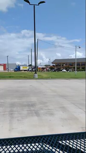 Emergency Vehicle at DAYS INN in Paris, TX