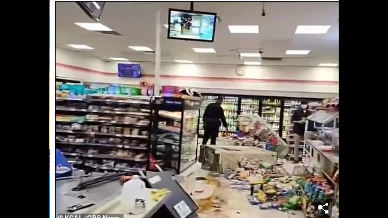 FLASH MOB OF Gangs Of Brazen Teen Robbers Ransack Three 7-Eleven Stores In Hollywood