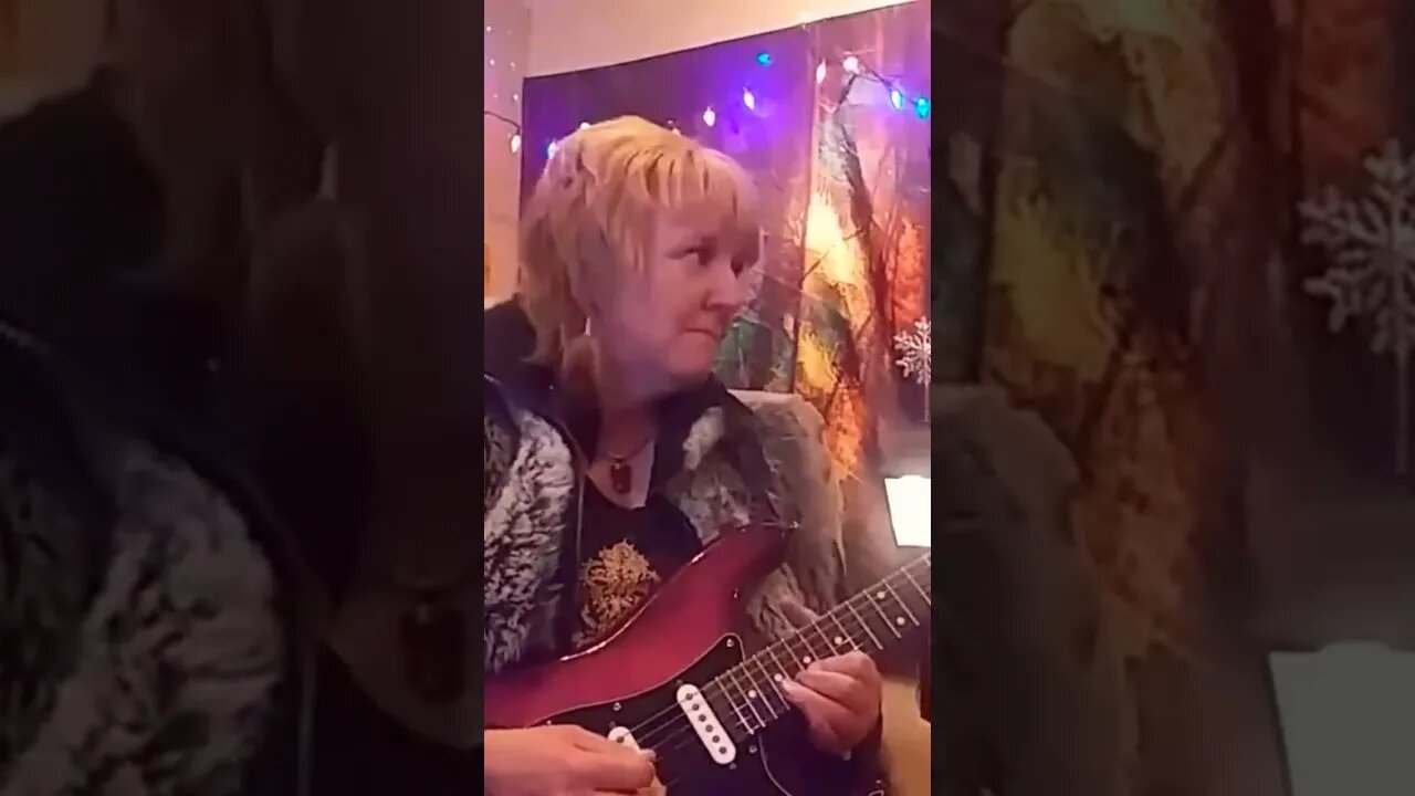 Tearing Up The Guitar- Cari Dell- female lead guitarist from Austin Texas 👀😍