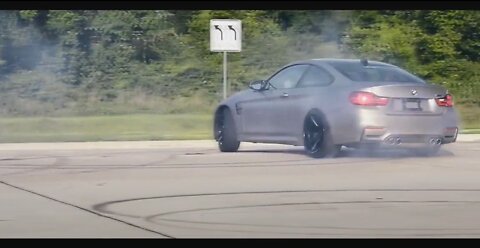 BMW M4 & M3 DRIFT & BURNOUT