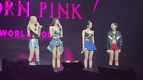 BlackPink in Houston 2nd show Intermission Chat 2