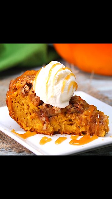 Pumpkin Crumble Cake [GMG Originals]