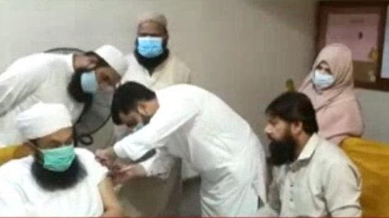 Vaxx Pushing Religious scholar Tariq Jameel suffers Cardiac Arrest...