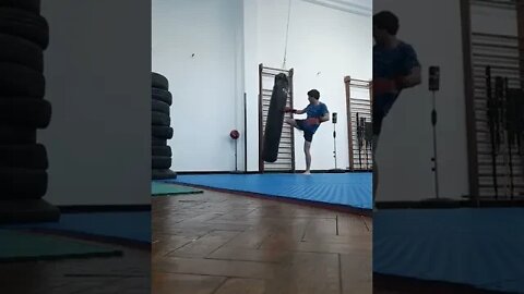Kick And Punch The Bag (3)