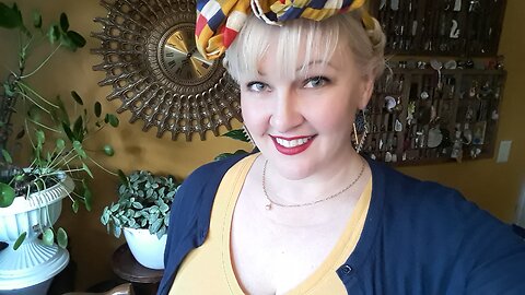 Molly the Life Sleuth: here to solve life's mysteries and maybe get you laid.