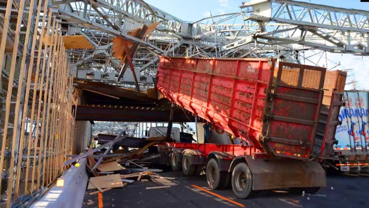 TRUCKS SMASHING INTO BRIDGES ! Trucks Hitting Overpasses, Crossing Bridges Fails