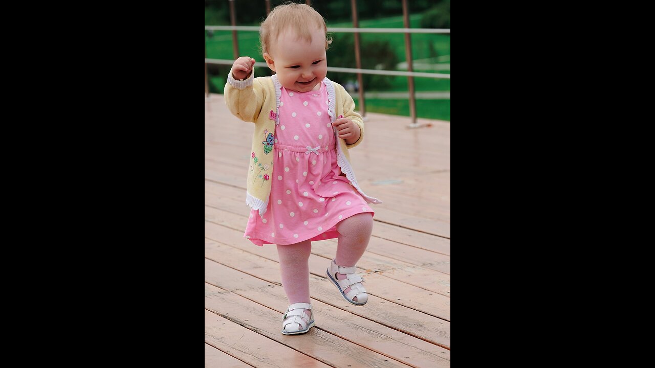 Cute funny baby dance moments🤣🤣