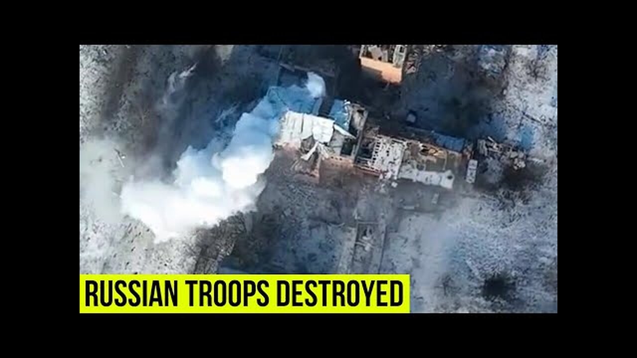 Ukrainian Artillery strikes Russian troops inside a building.