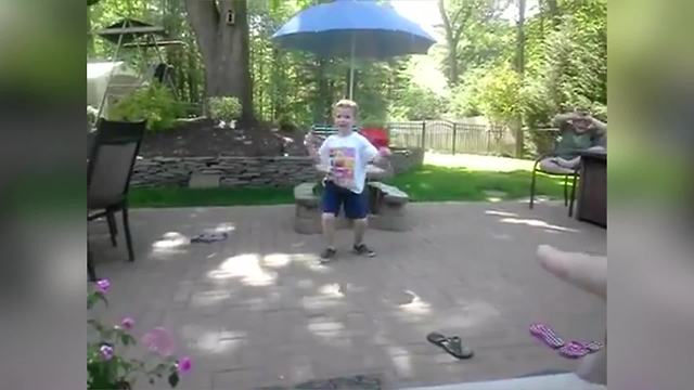 Kid Jumps Rope In The Weirdest Possible Way