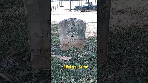 #taphophile #veterangrave #cemetery #cemeterylovers #gravestone @medusawasframed777