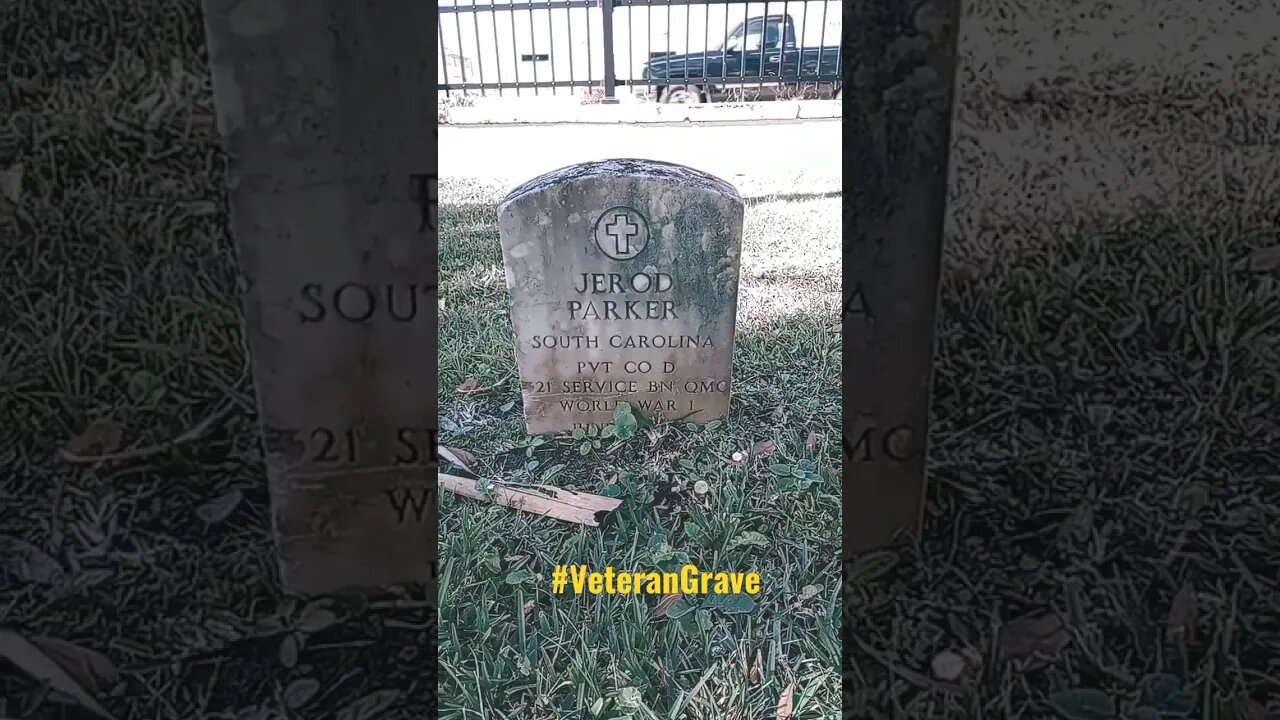 #taphophile #veterangrave #cemetery #cemeterylovers #gravestone @medusawasframed777