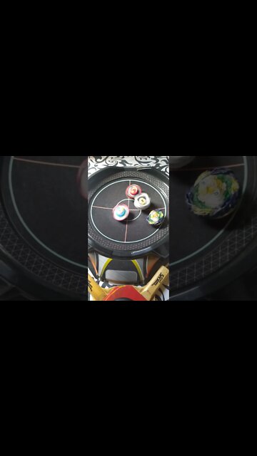 batalha de beyblade valkyrie vs spriggan vs fafnir vs raphael #batalhadebeyblade