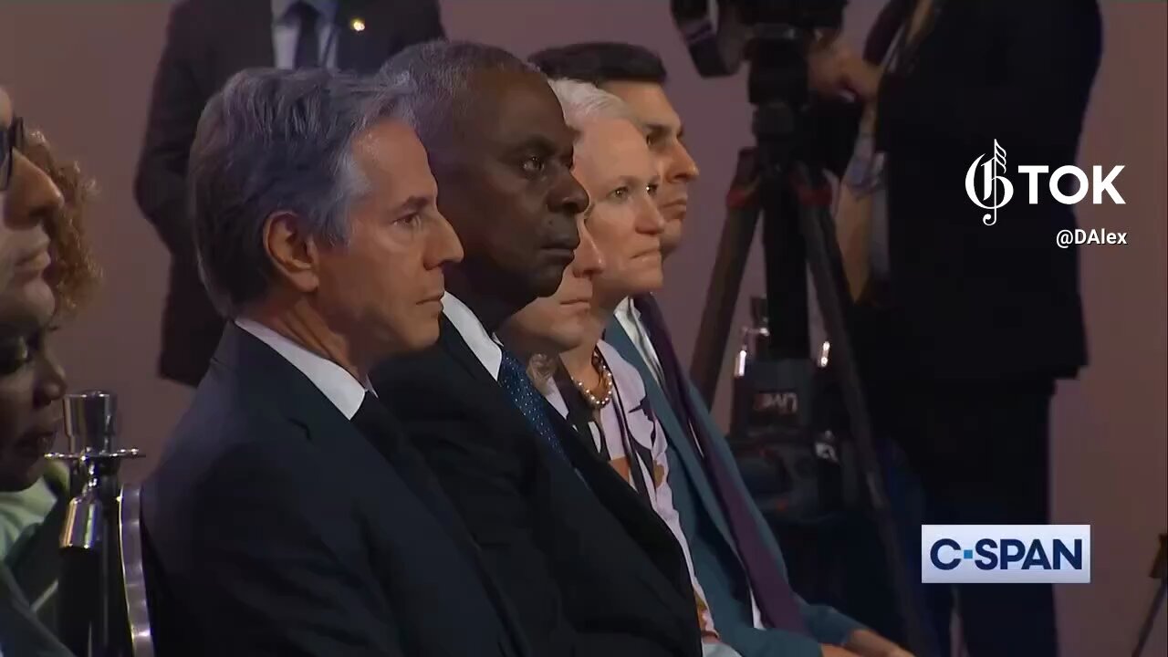 Priceless: Biden's team reaction when he called Kamala "Vice President Trump"