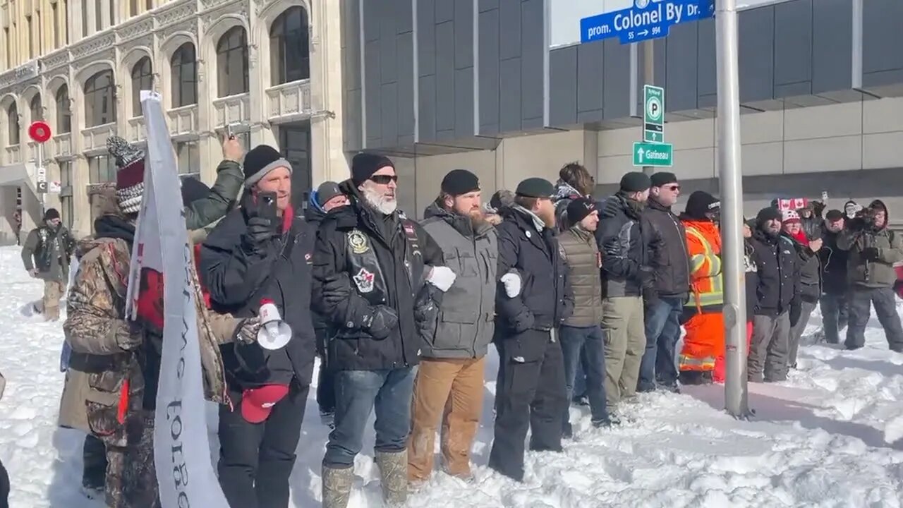 VETERANS STAND AGAINST POLICE IN OTTAWA