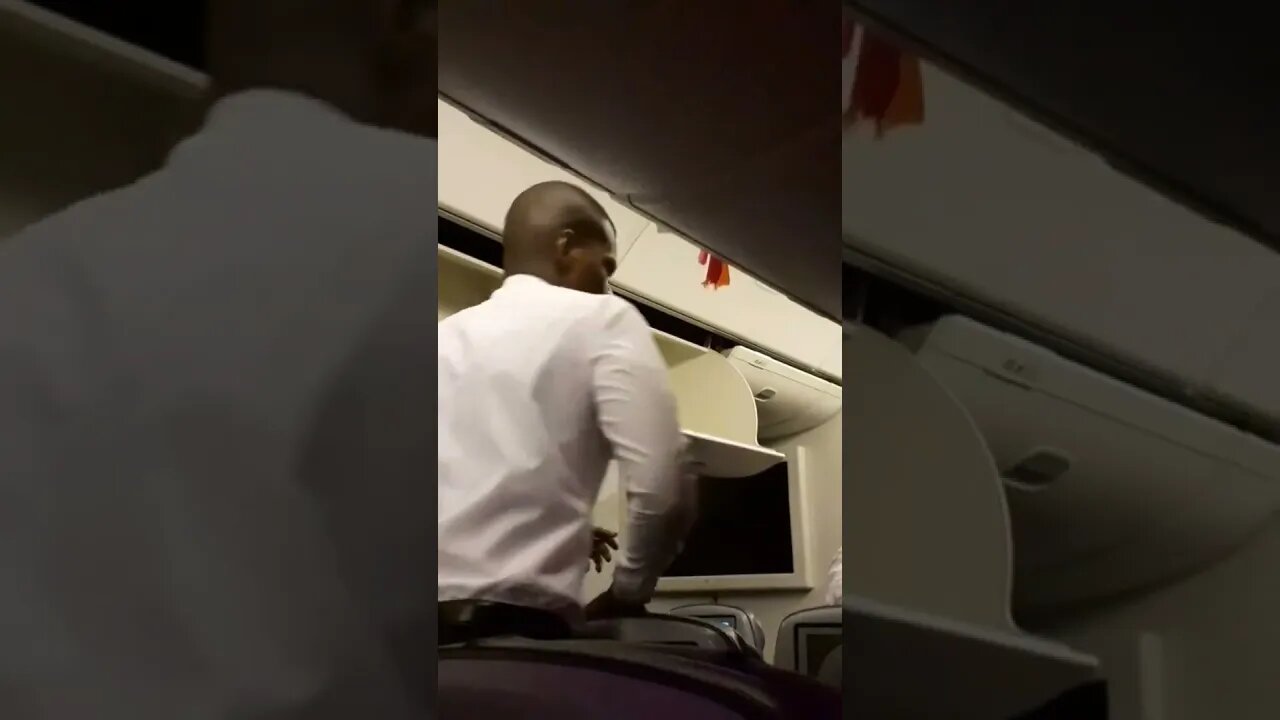 Hujjaj in Airoplane: Saudi Arabian Airline | Take off from Madina to Lahore