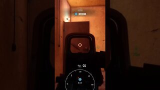 Insurgency Sandstorm spining gun in door lol