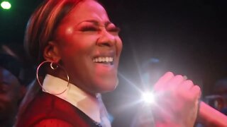 Leandria Johnson sings to Robert Hatcher on his Birthday