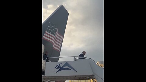 TRUMP❤️🇺🇸🥇🪽LANDS IN LAS VEGAS🤍🇺🇸🏅🪽ON ELEGANT TRUMP FORCE ONE💙🇺🇸🏅🛬🎊⭐️