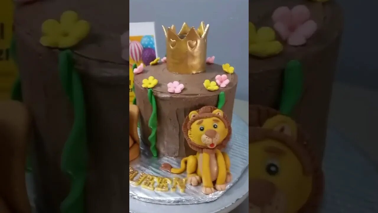 Jungle safari theme cake | animal cake toppers | crown cake