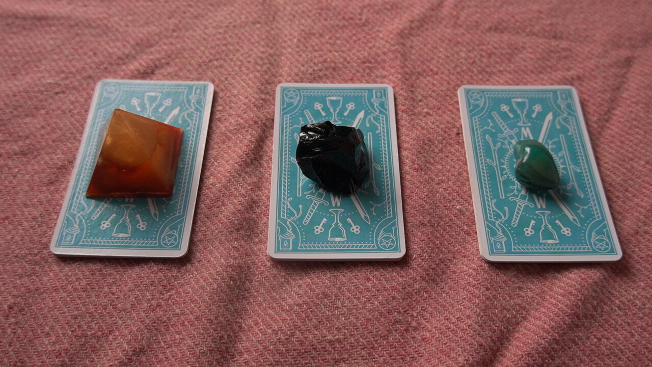 How Can U MAKE MORE MONEY? ππ°π²π§Pick A Card Tarot Reading