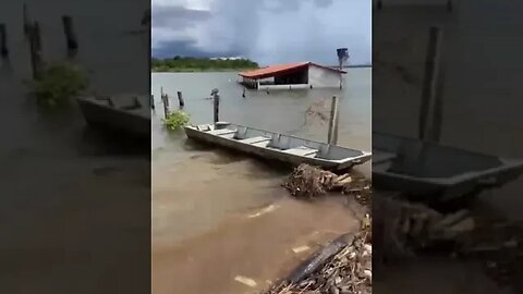Casas são inundadas em GO com aumento no nível do Lago Serra da Mesa