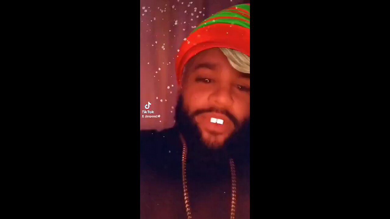 Puerto Rican Convict Elf Outraged by Santa