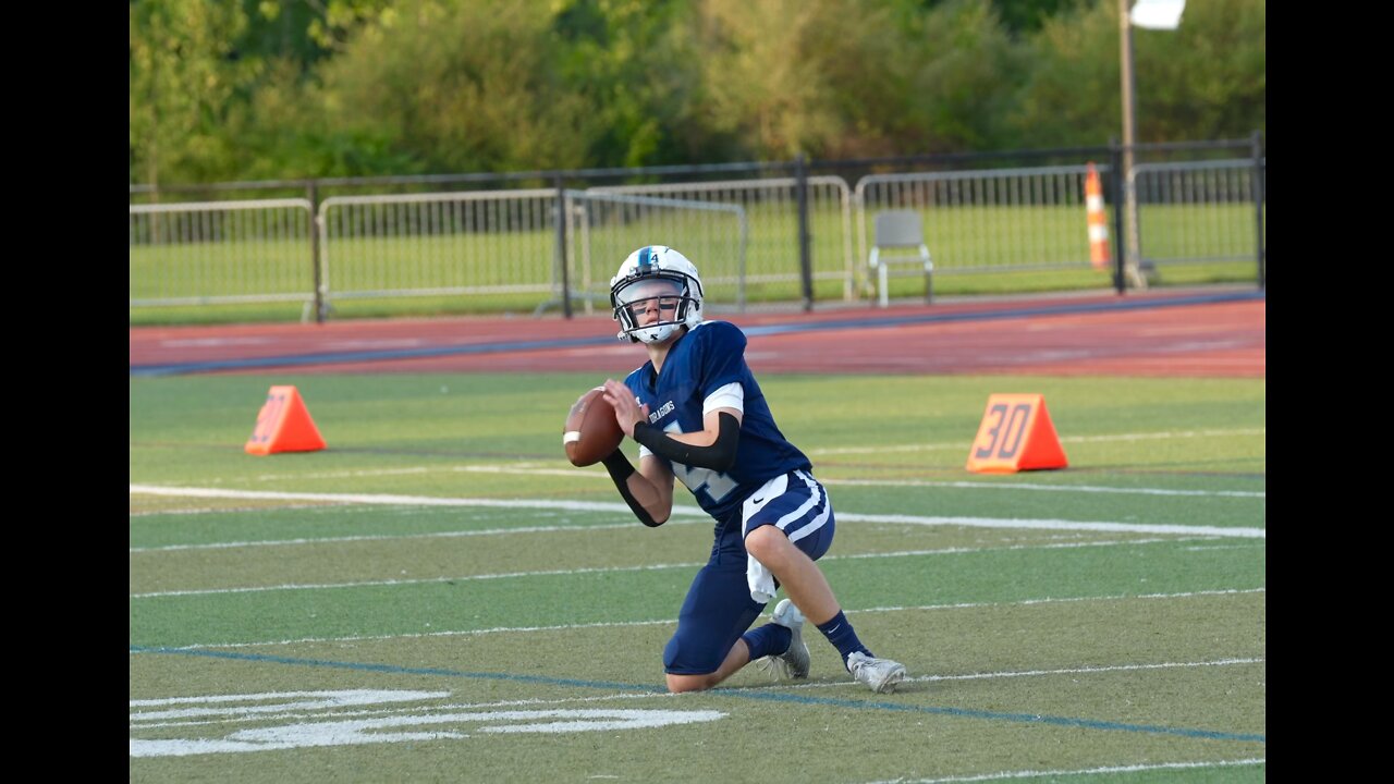 HS Qb Throws 50 yards from One Knee 😳