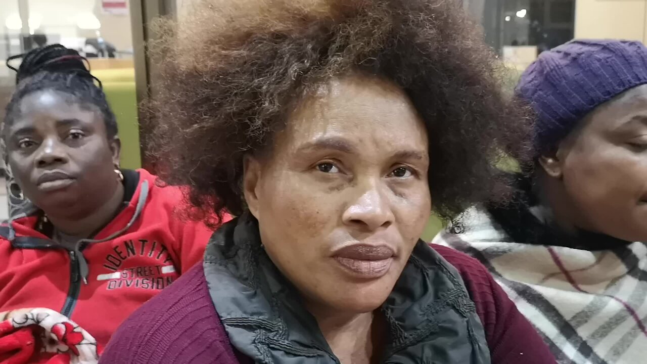SOUTH AFRICA - Cape Town - Hundreds of refugees protested outside the offices of United Nations High Commission for Refugees (VIDEO) (Xes)