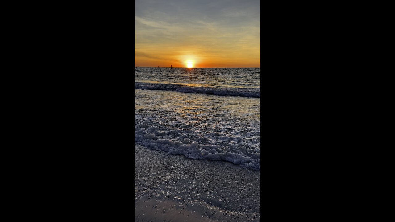 Sunset Over Marco Beach #FYP #SouthMarcoBeach #sunset #MarcoIsland #mywalksinparadise #4K