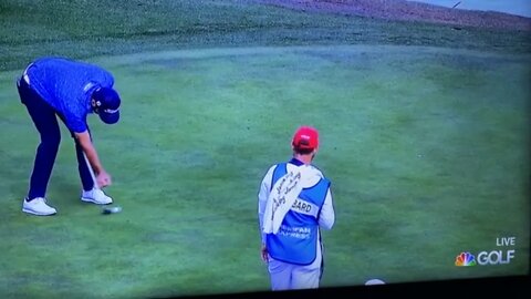 Tour pro with CRAZY putting stroke!!!