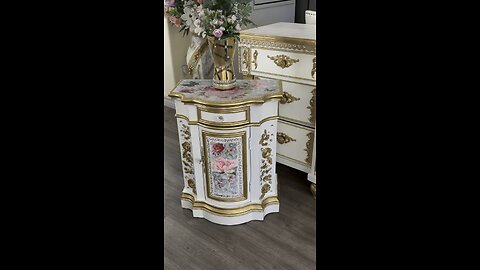 Accent table