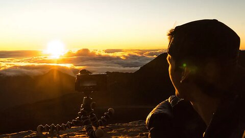 HAWAII VOLCANO - HALEAKALA SUNRISE