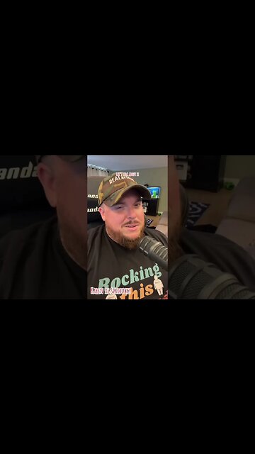 Karen at Starbucks #karen #starbucks #customerservice #comedy #makeyoulaugh #funny #karens