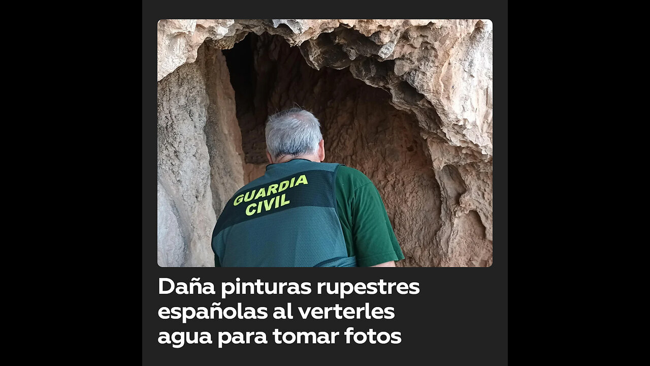 Un hombre echa agua sobre pinturas rupestres en España para conseguir mejores fotos