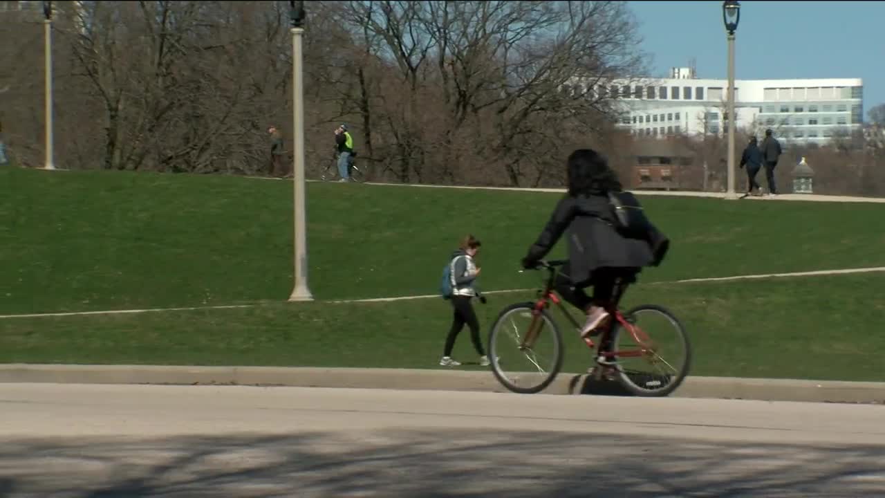 Milwaukeeans take break from homes to enjoy spring sunshine
