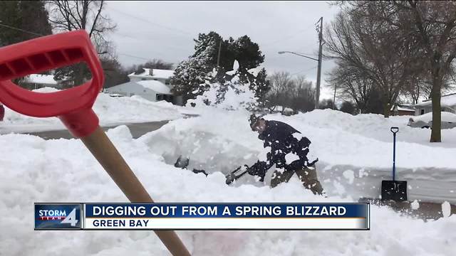 Green Bay digs out of record April snofall