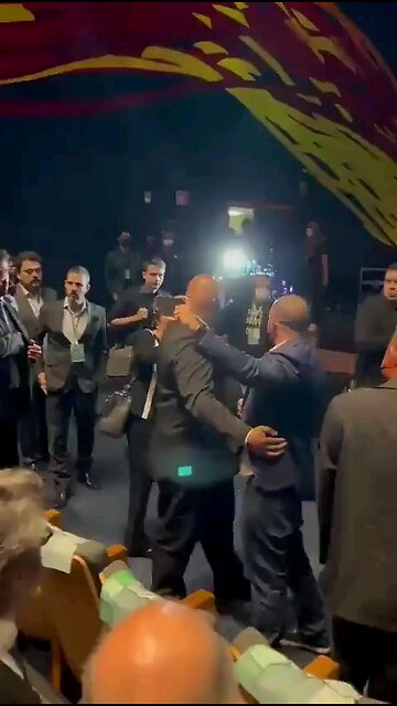 A TV Cultura parece estimular a violência.