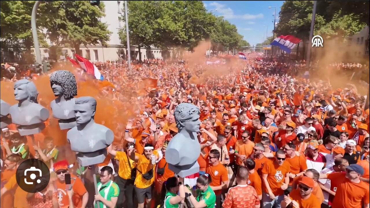 "Oranje Fever: Netherlands Fans Go Wild for Their Team!