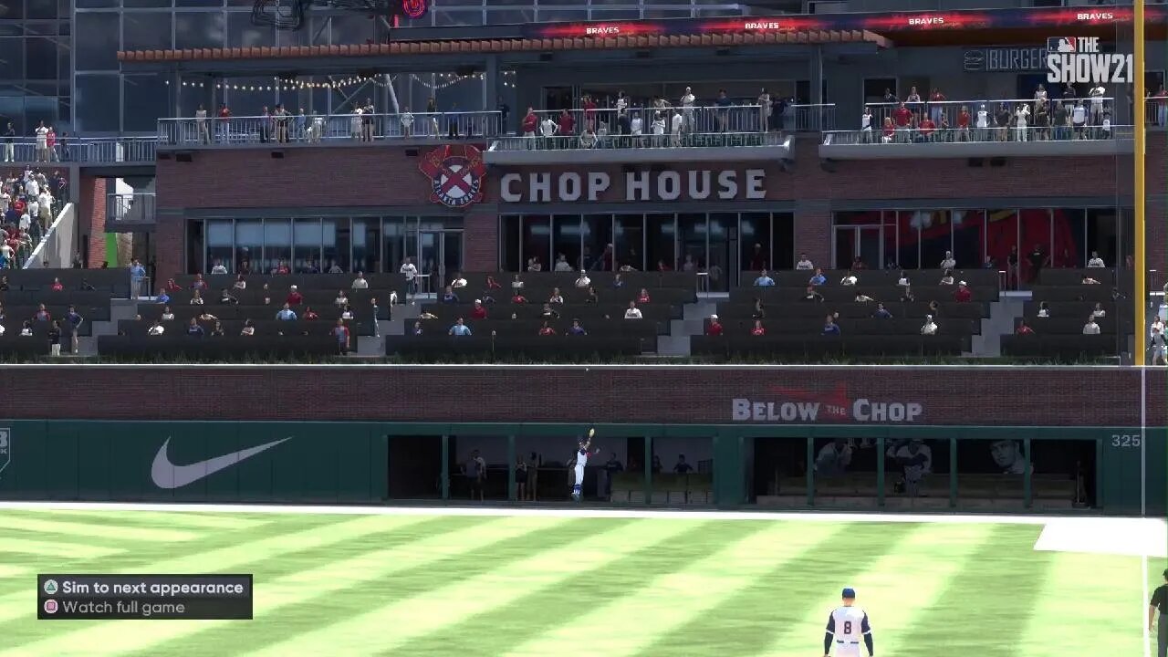 MLB The Show 21 Jumping catch at the wall