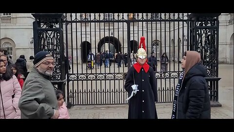 Female guard shouts me way #horseguardsparade