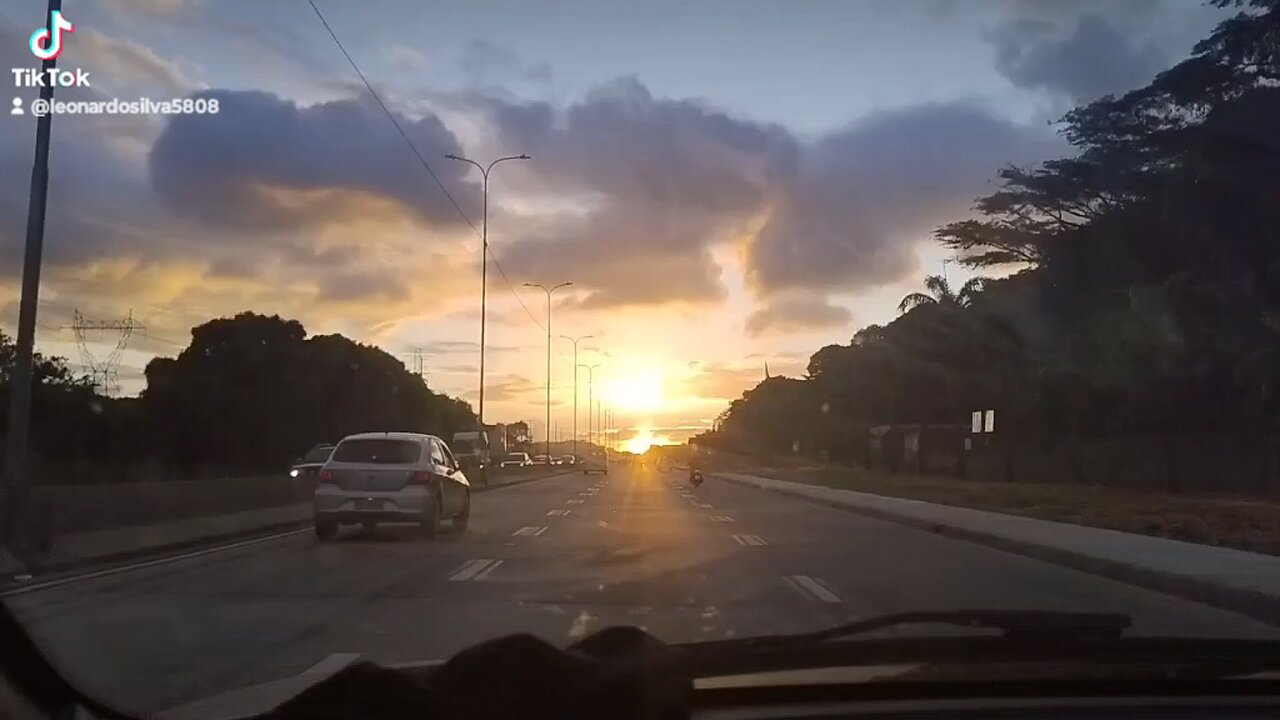 Voltando para casa depois de um dia de trabalho #pordosol